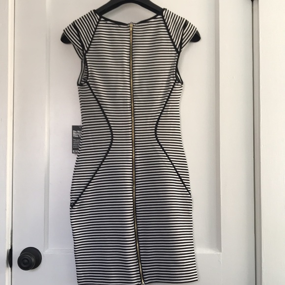 Dress - Picture 6 of 6